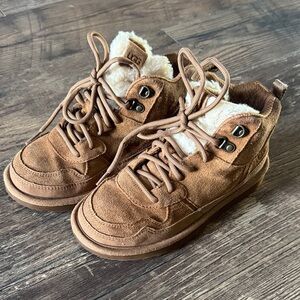 UGG KIDS UNISEX HIGHLAND HI HERITAGE, Size 2